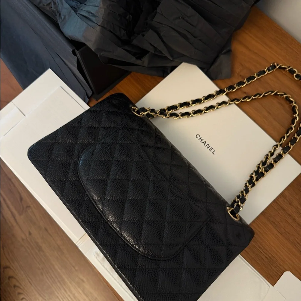CHANEL classic medium